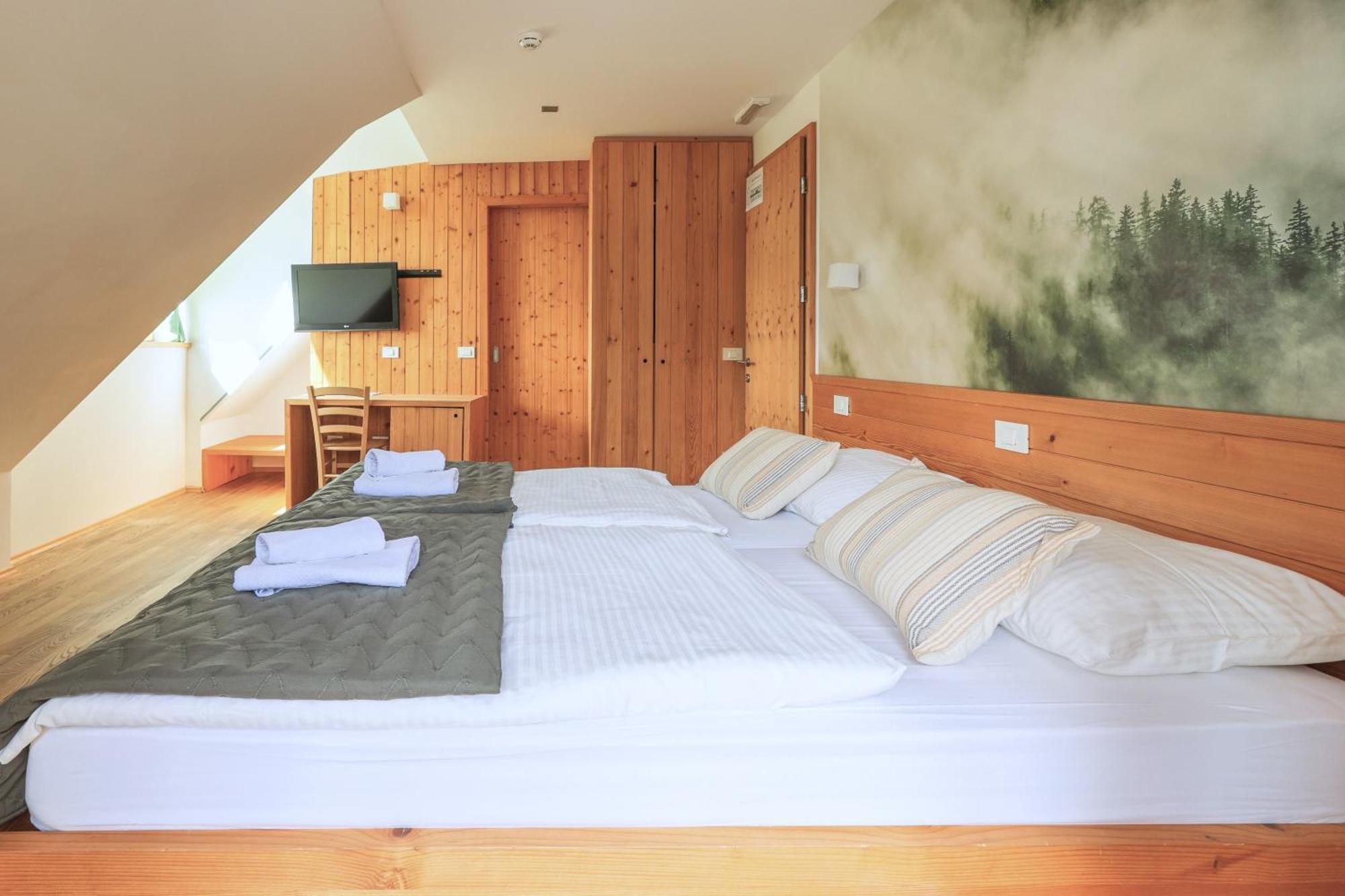 Hotel Jelka Pokljuka Goreljek ภายนอก รูปภาพ